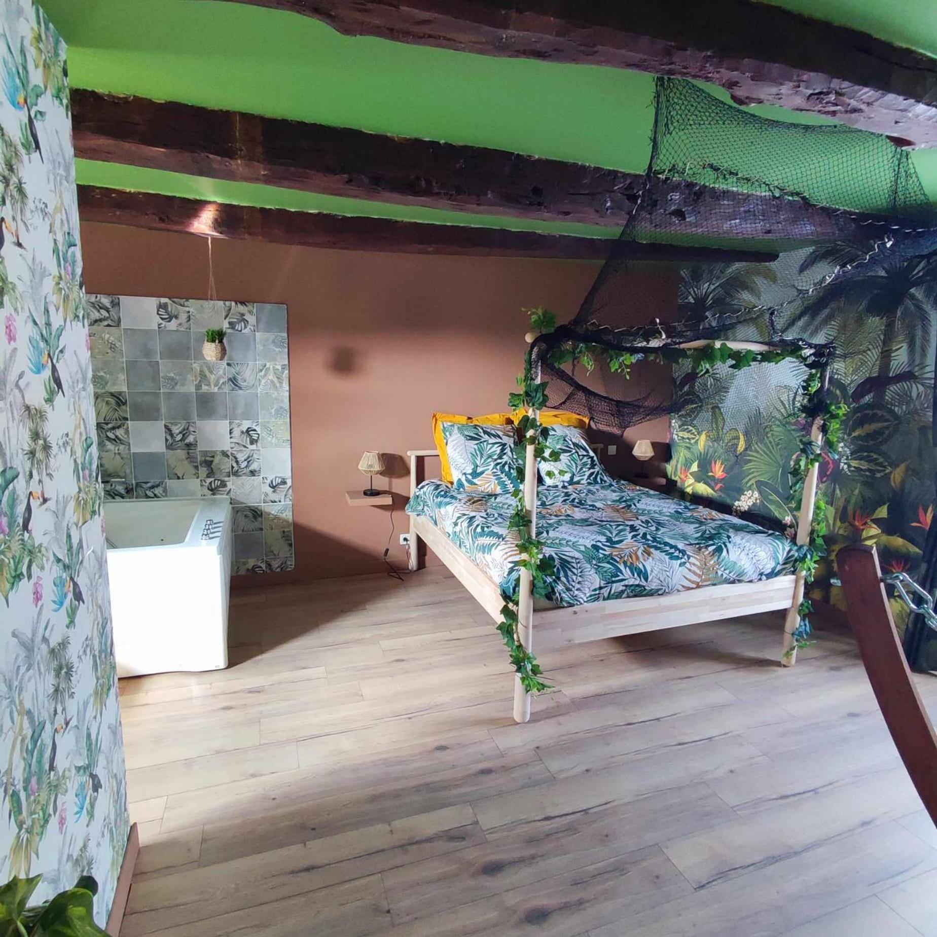 Ferienwohnung L'Evasion Jungle Saint-Pierre-de-Plesguen Exterior foto